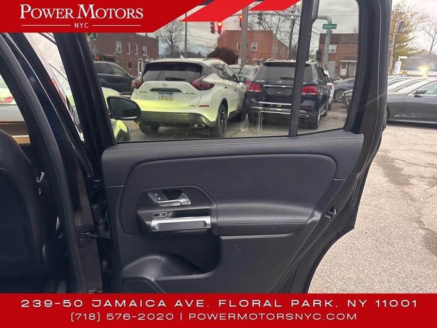 2021 Mercedes-Benz GLB GLB 250 photo