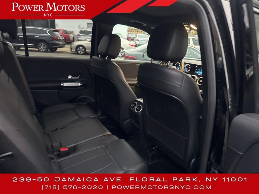 2021 Mercedes-Benz GLB GLB 250 photo