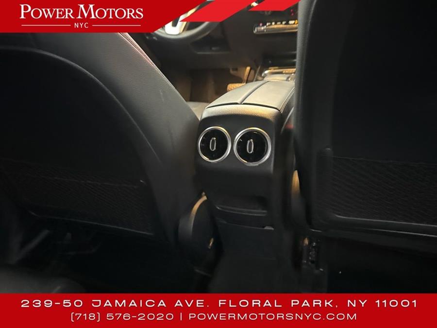 2021 Mercedes-Benz GLB GLB 250 photo