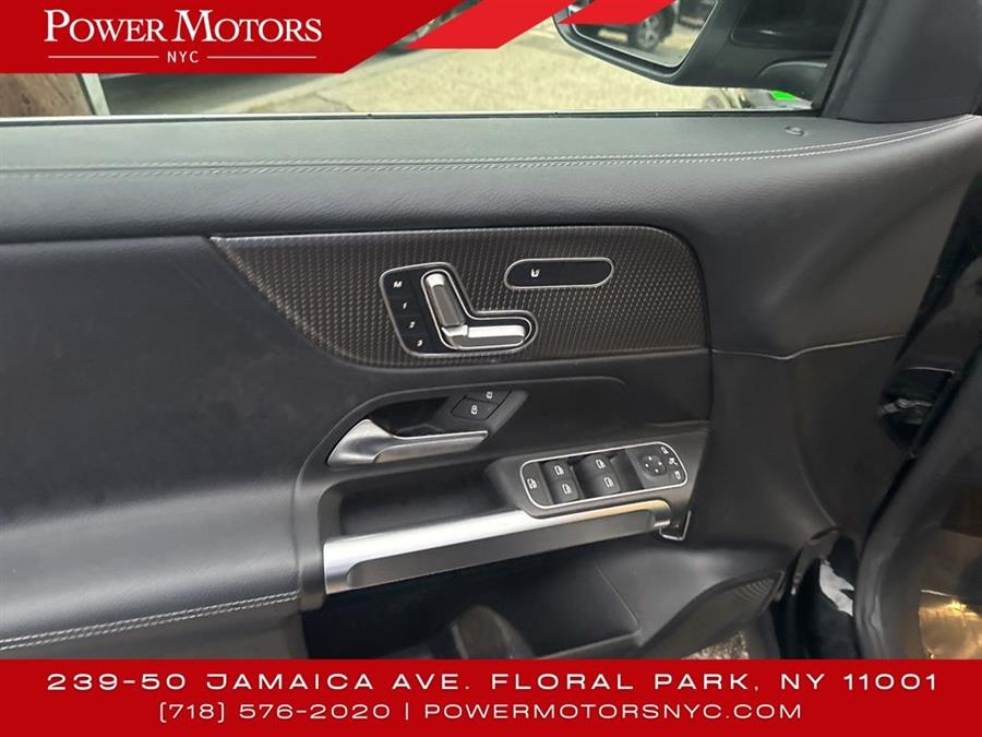 2021 Mercedes-Benz GLB GLB 250 photo