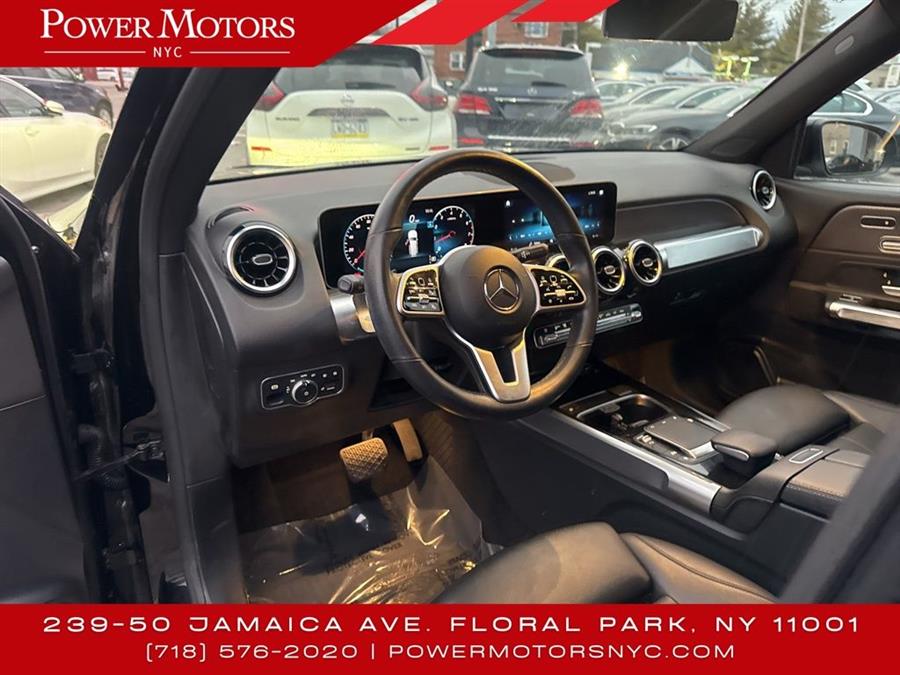 2021 Mercedes-Benz GLB GLB 250 photo