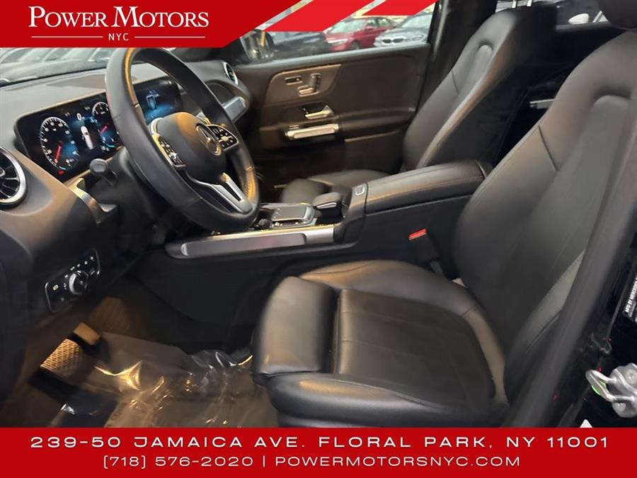 2021 Mercedes-Benz GLB GLB 250 photo