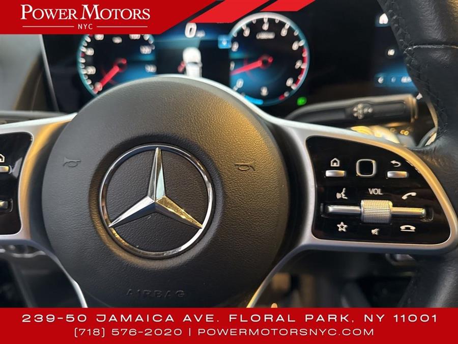 2021 Mercedes-Benz GLB GLB 250 photo