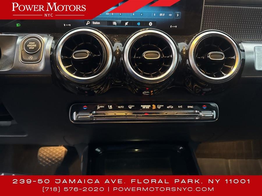 2021 Mercedes-Benz GLB GLB 250 photo