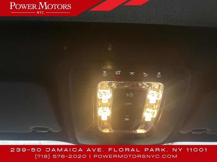 2021 Mercedes-Benz GLB GLB 250 photo