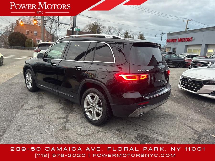 2021 Mercedes-Benz GLB GLB 250 photo