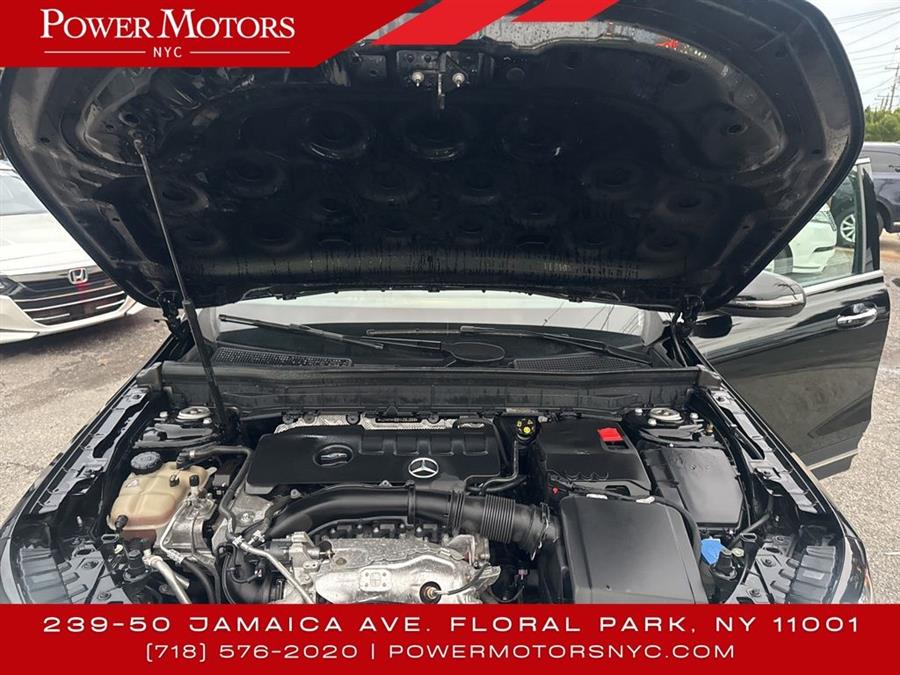 2021 Mercedes-Benz GLB GLB 250 photo