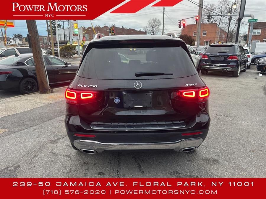 2021 Mercedes-Benz GLB GLB 250 photo