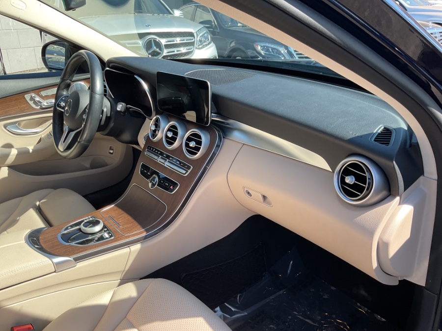 2021 Mercedes-Benz C-Class C 300 4MATIC Sedan photo