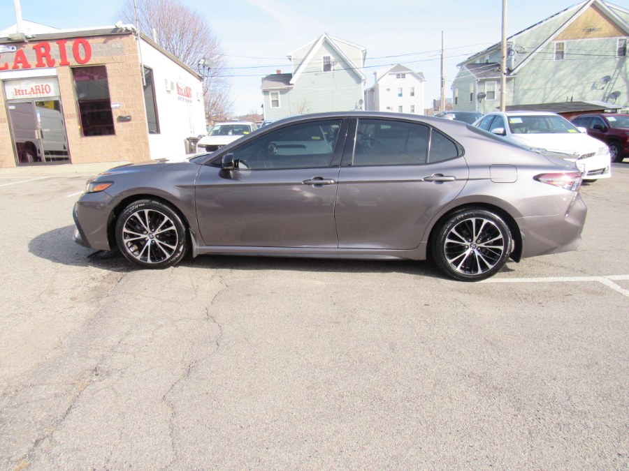2022 Toyota Camry SE photo