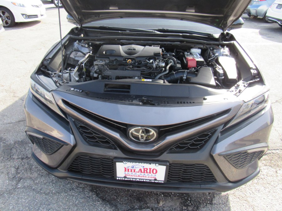 2022 Toyota Camry SE photo