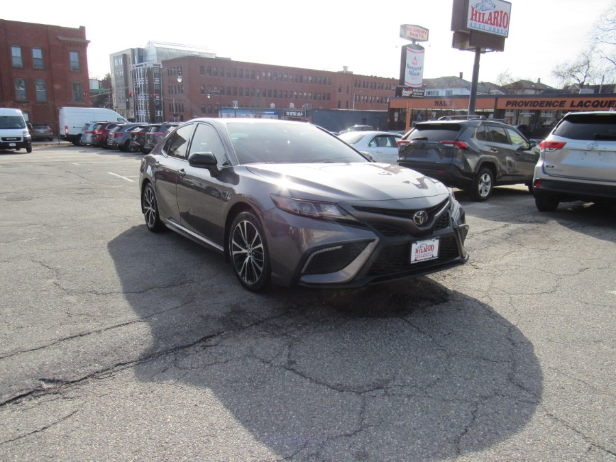 2022 Toyota Camry SE photo