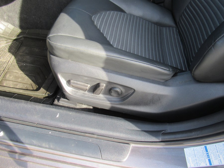 2022 Toyota Camry SE photo