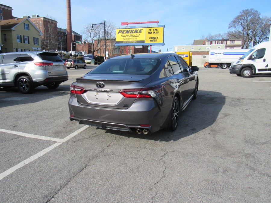 2022 Toyota Camry SE photo