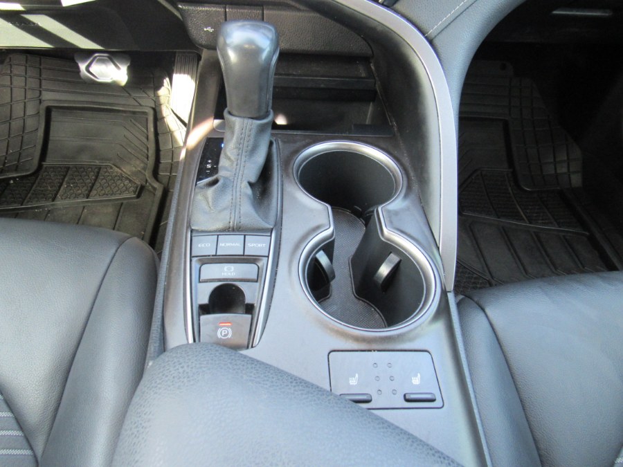 2022 Toyota Camry SE photo