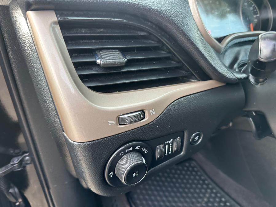2017 Jeep Cherokee Latitude 4x4 photo
