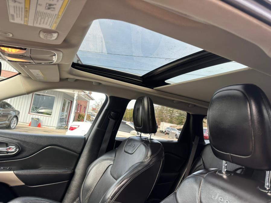 2017 Jeep Cherokee Latitude 4x4 photo