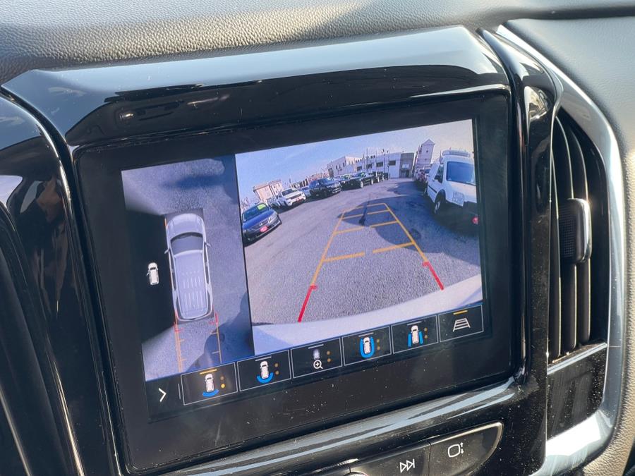 2020 Chevrolet Traverse AWD 4dr LT Leather photo