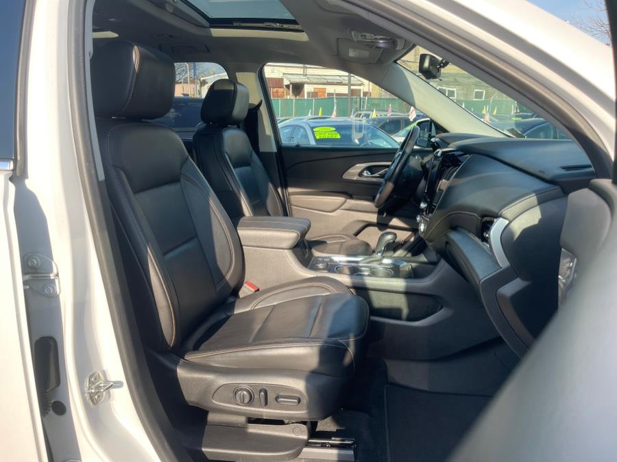 2020 Chevrolet Traverse AWD 4dr LT Leather photo
