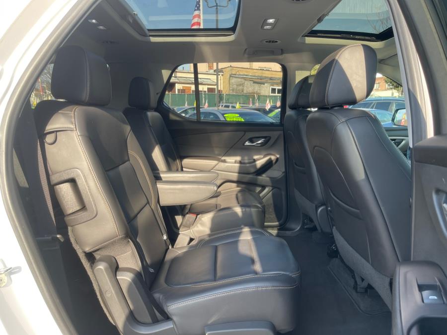 2020 Chevrolet Traverse AWD 4dr LT Leather photo