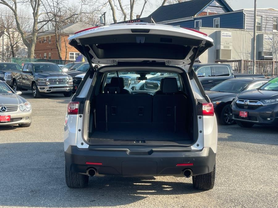 2020 Chevrolet Traverse AWD 4dr LT Leather photo