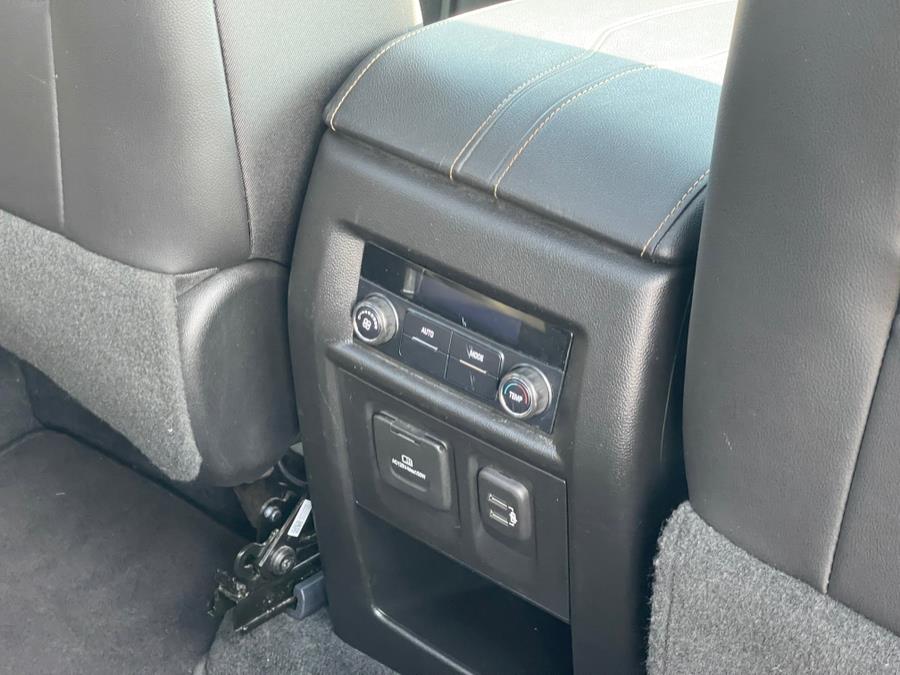 2020 Chevrolet Traverse AWD 4dr LT Leather photo