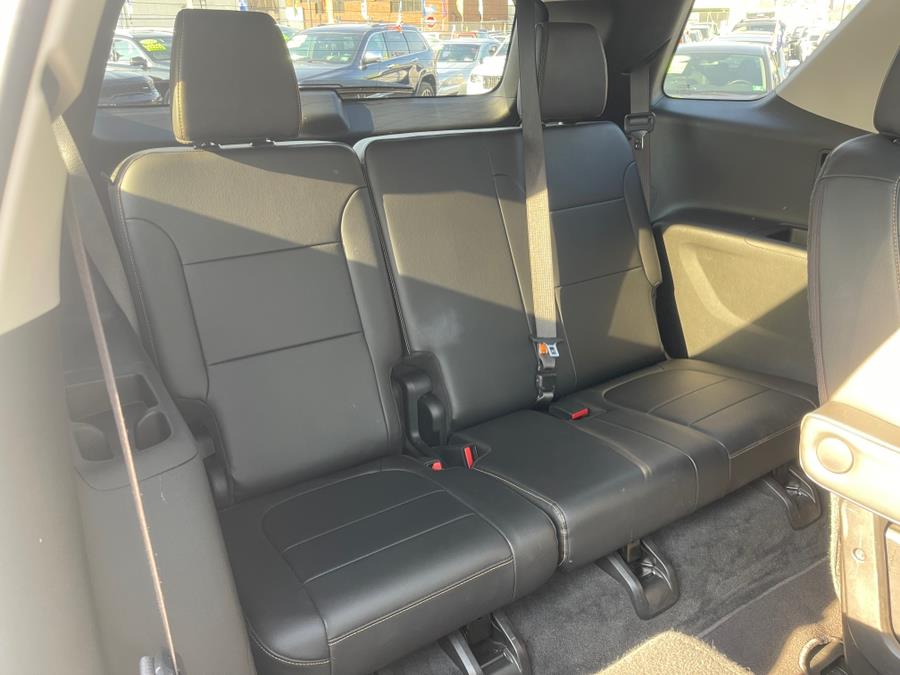 2020 Chevrolet Traverse AWD 4dr LT Leather photo