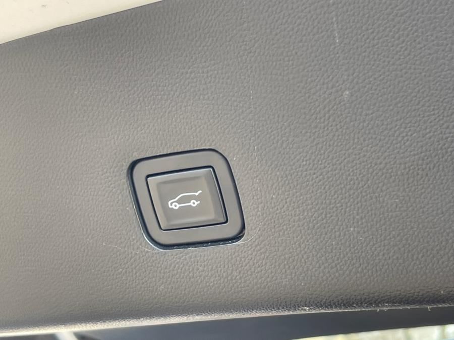 2020 Chevrolet Traverse AWD 4dr LT Leather photo