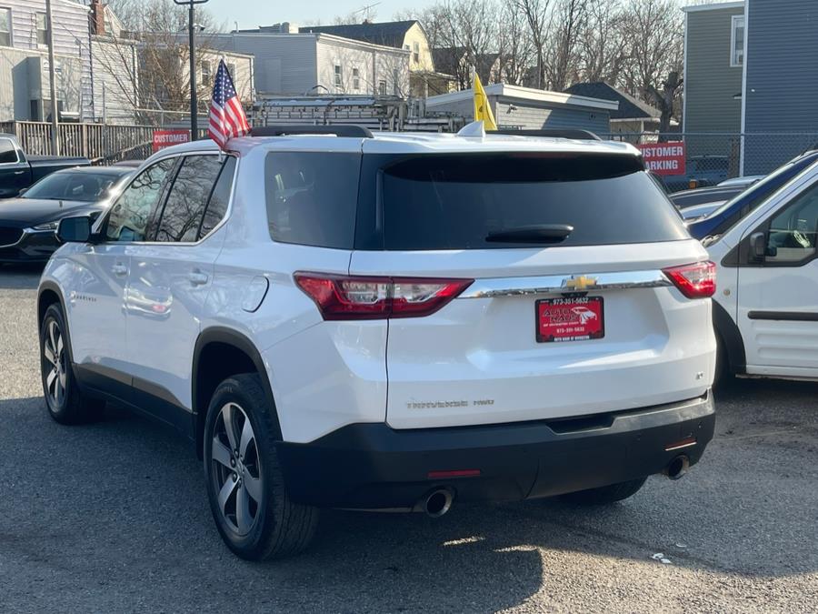 2020 Chevrolet Traverse AWD 4dr LT Leather photo