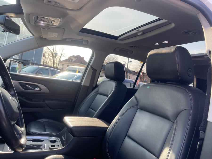 2020 Chevrolet Traverse AWD 4dr LT Leather photo
