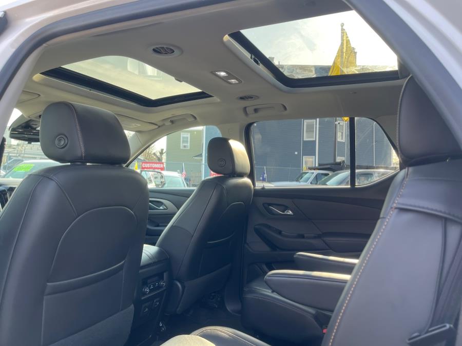 2020 Chevrolet Traverse AWD 4dr LT Leather photo