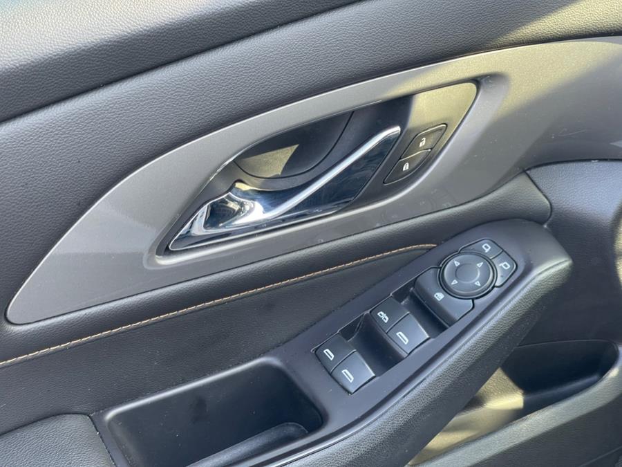 2020 Chevrolet Traverse AWD 4dr LT Leather photo