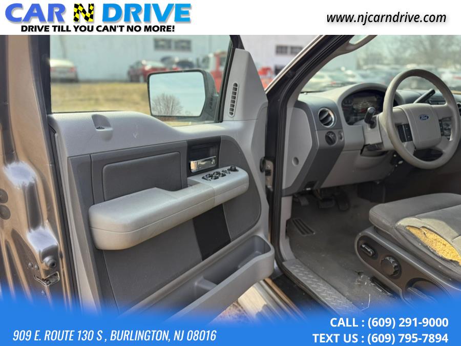 2004 Ford F-150 XLT photo