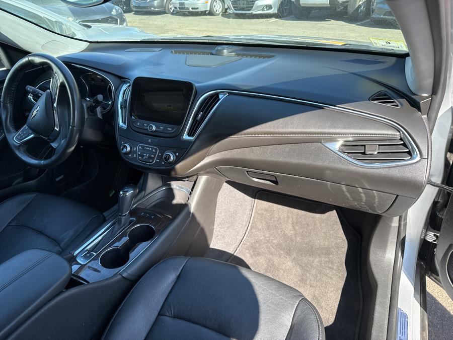 2017 Chevrolet Malibu 4dr Sdn Premier w/2LZ photo