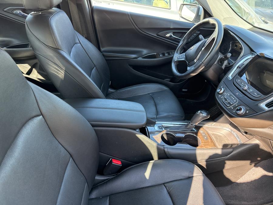 2017 Chevrolet Malibu 4dr Sdn Premier w/2LZ photo