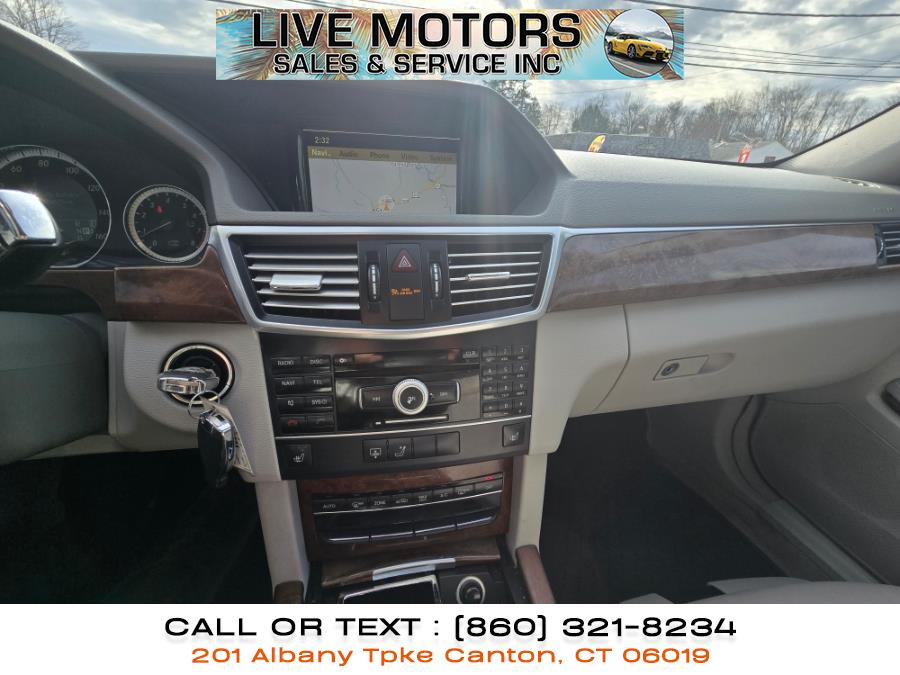 2011 Mercedes-Benz E-Class E350 4MATIC Luxury photo