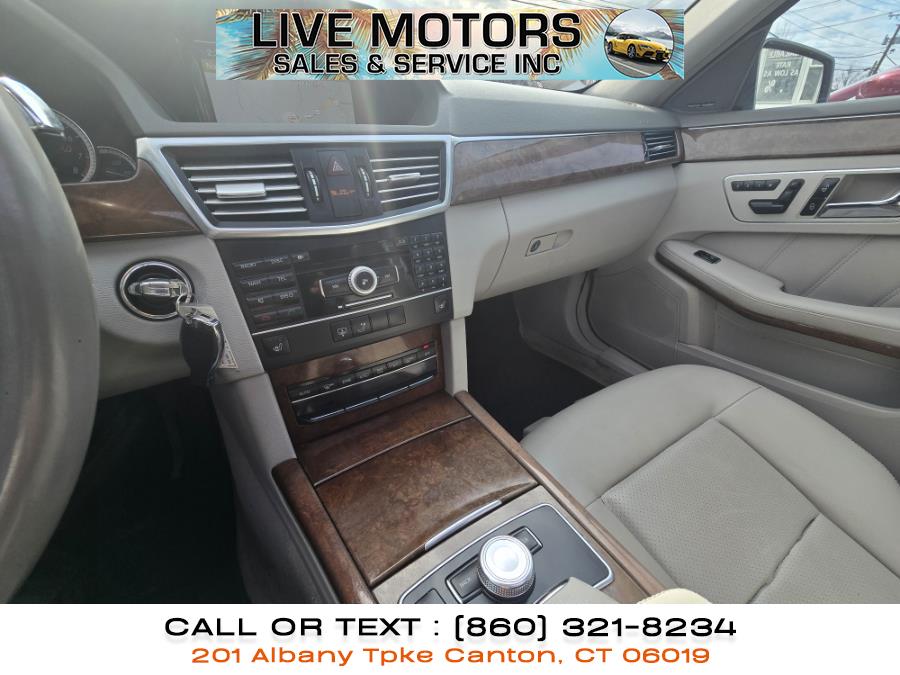 2011 Mercedes-Benz E-Class E350 4MATIC Luxury photo