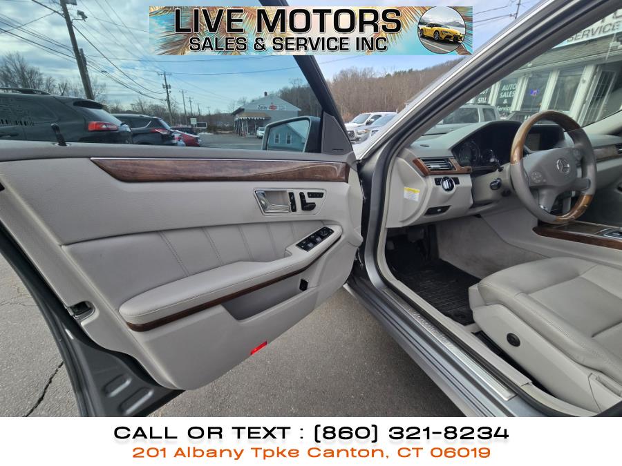 2011 Mercedes-Benz E-Class E350 4MATIC Luxury photo