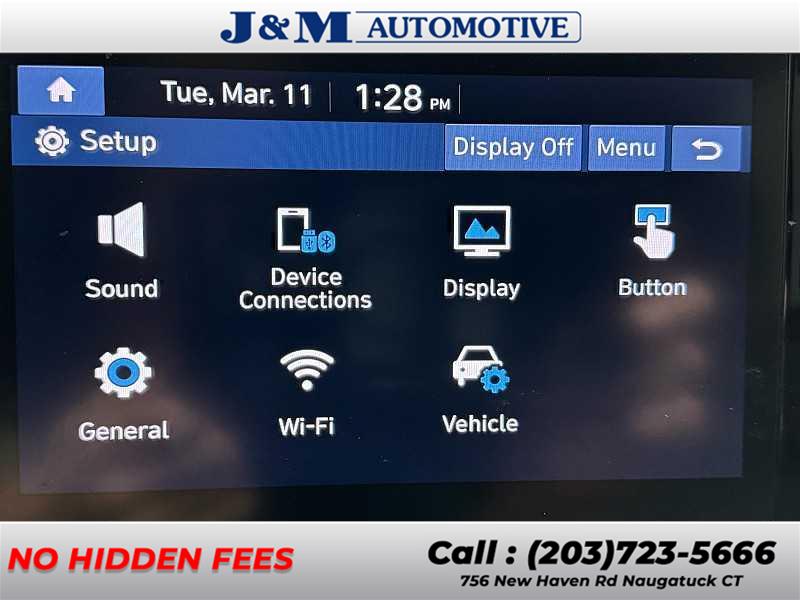 2023 Hyundai Santa Fe SE photo