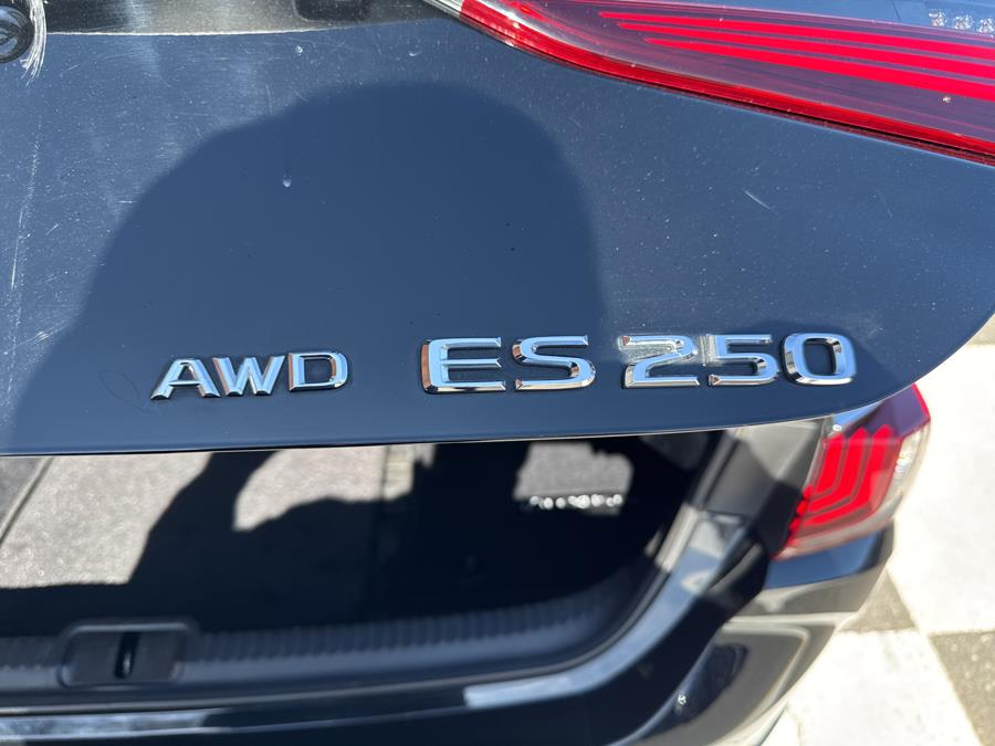 2021 Lexus ES ES photo