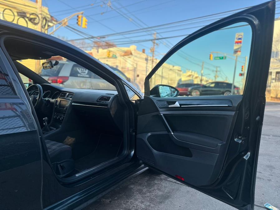 2017 Volkswagen Golf Gti 2.0T 4-Door S Manual photo