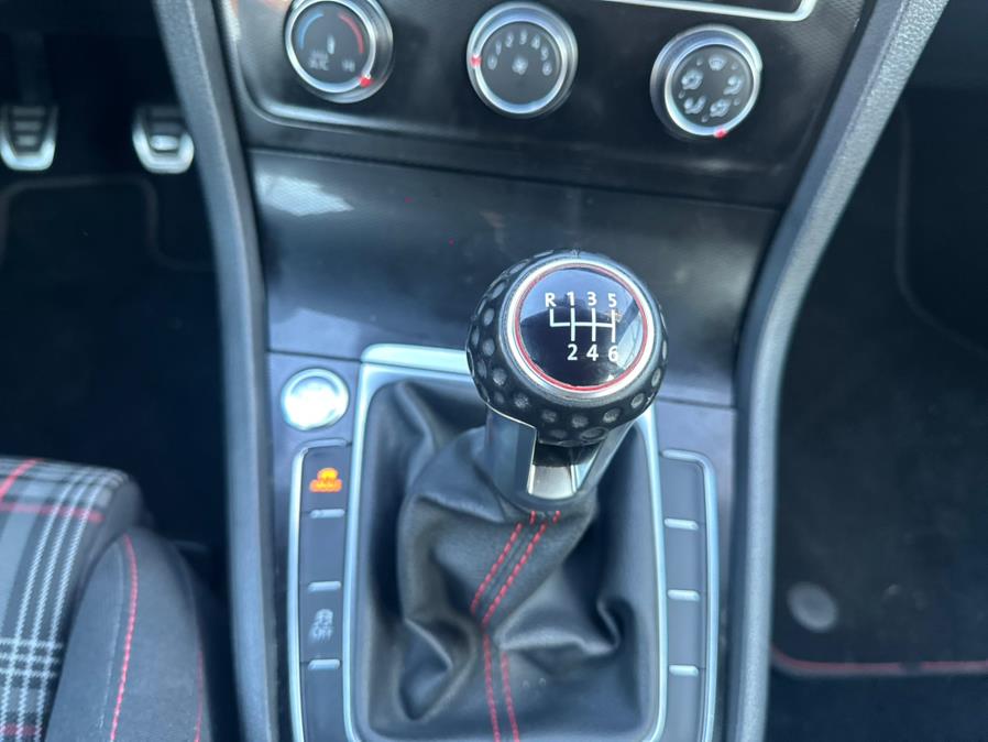 2017 Volkswagen Golf Gti 2.0T 4-Door S Manual photo