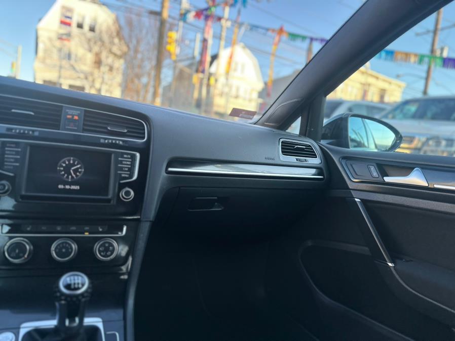 2017 Volkswagen Golf Gti 2.0T 4-Door S Manual photo