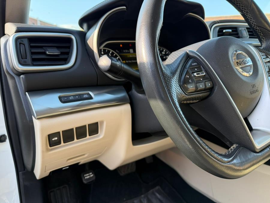 2021 Nissan Maxima SV 3.5L photo