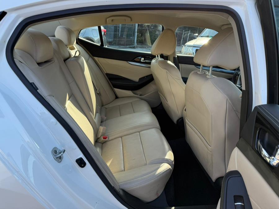 2021 Nissan Maxima SV 3.5L photo