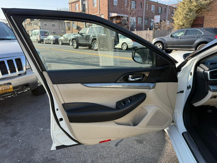 2021 Nissan Maxima SV 3.5L photo