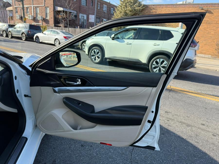 2021 Nissan Maxima SV 3.5L photo