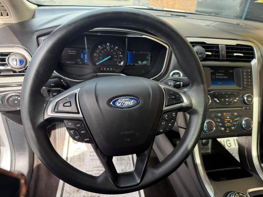 2017 Ford Fusion Hybrid SE FWD photo