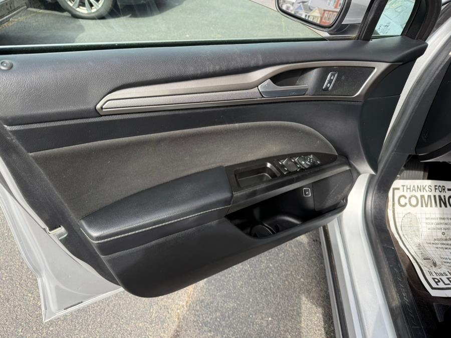 2017 Ford Fusion Hybrid SE FWD photo