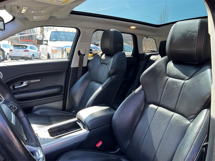 2016 Land Rover Range Rover Evoque 5dr HB SE Premium photo